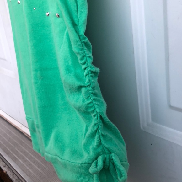 A Beautees t-shirt - Picture 4 of 4